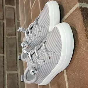 Womens Sperry canvas sneakers